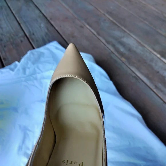 Christian Louboutin Nude Tan Patent Leather Stiletto Pump Heels Pointy Toe - Picture 14 of 14